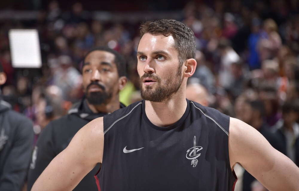 众人瞩目的 众人瞩目的